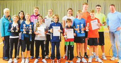 Trainerin Petra Bickelhaupt und Jugendwart Stefan Hinners freuten sich über ein gelungenes Turnier. Bild: Bianca Hinners