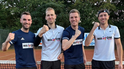 Hat in diesem Jahr einiges erreicht und für 2026 einiges vor: Niklas Thobe (Dritter von links) mit seinen Teamgefährten (von links) Jan-Marc Thobe, Jan-Niklas Wendeln und Tobias Henning. Foto: Maria Lohmann/ETC